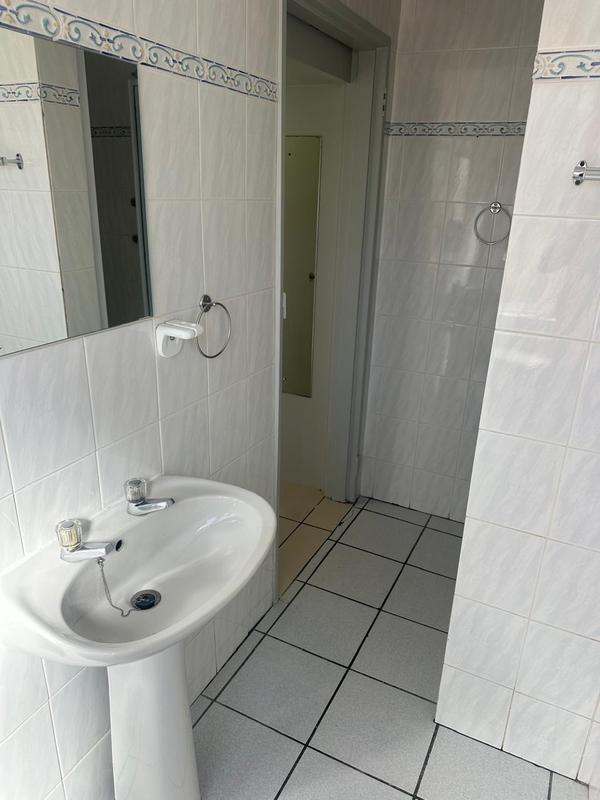 To Let 1 Bedroom Property for Rent in Fish Hoek Western Cape